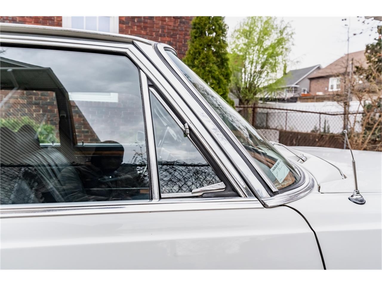 Mercedes-benz-300sel-1970-White-Blue-42