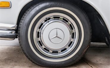 Mercedes-benz-300sel-1970-White-Blue-47