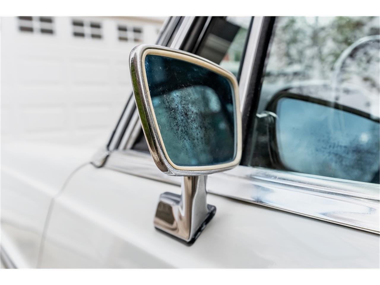 Mercedes-benz-300sel-1970-White-Blue-5