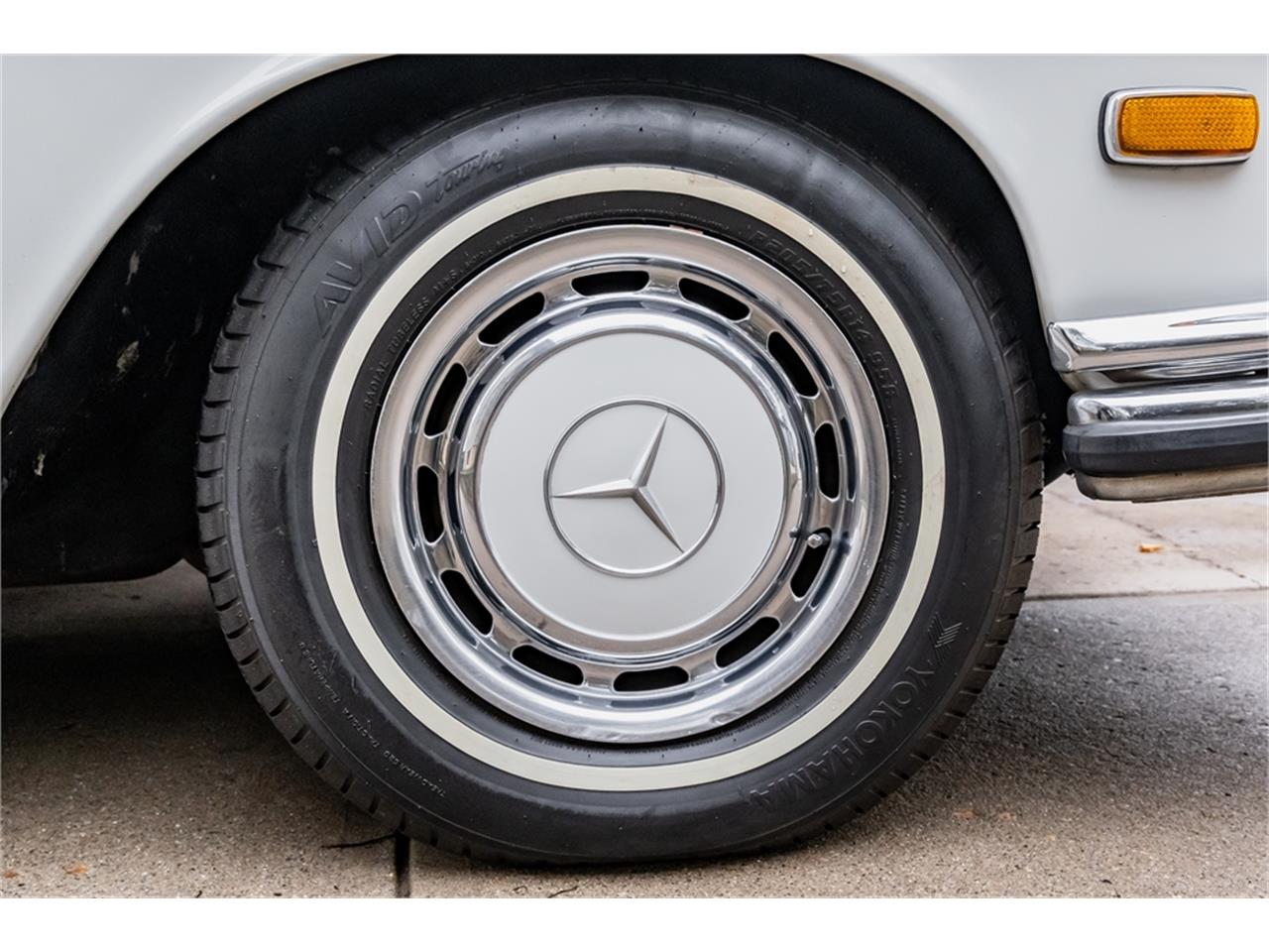 Mercedes-benz-300sel-1970-White-Blue-50