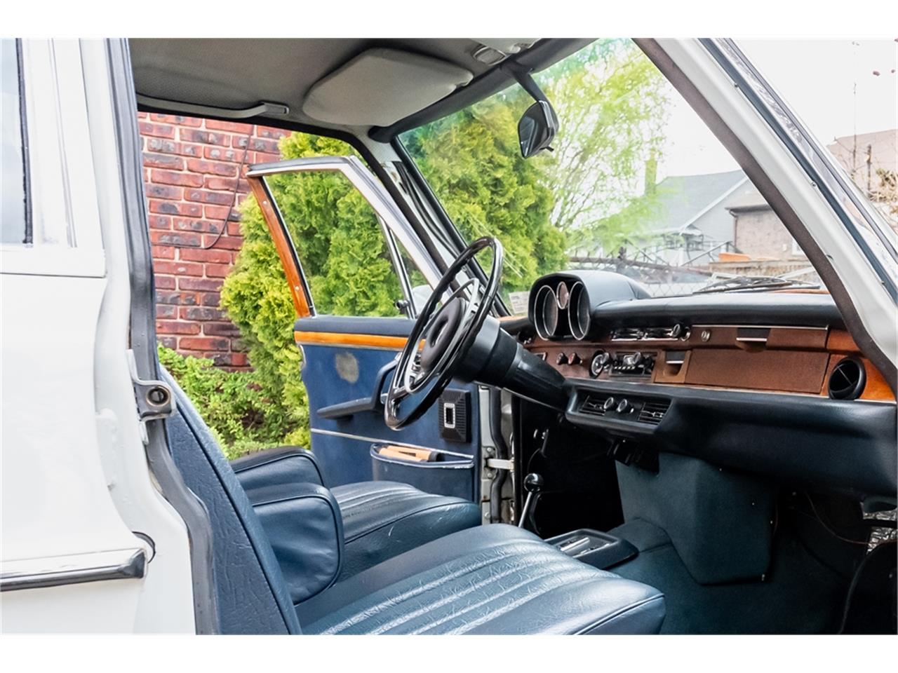 Mercedes-benz-300sel-1970-White-Blue-57