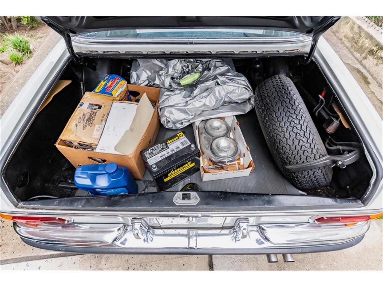 Mercedes-benz-300sel-1970-White-Blue-85
