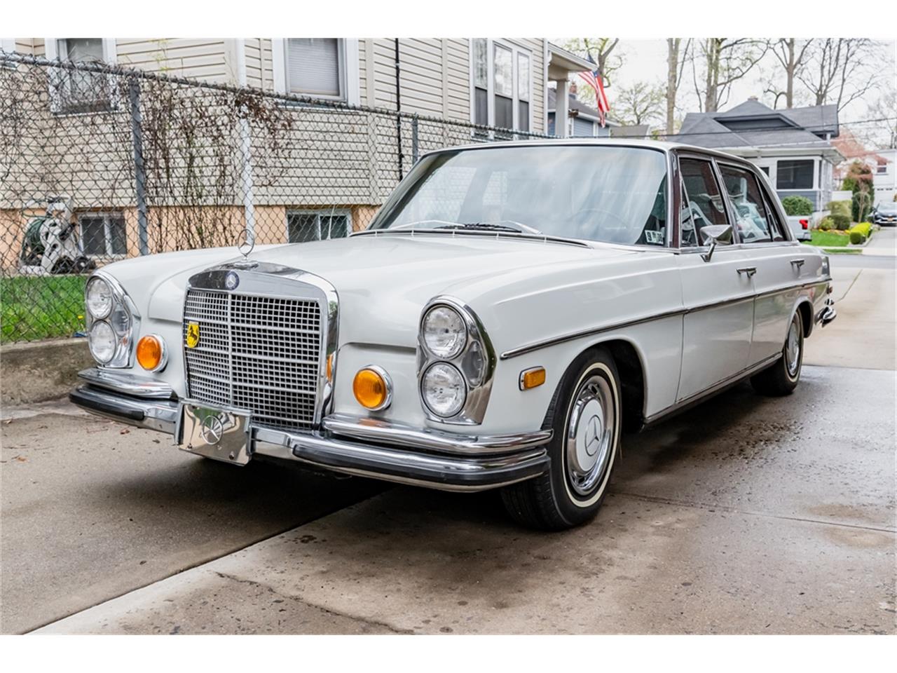 Mercedes-benz-300sel-1970-White-Blue-90
