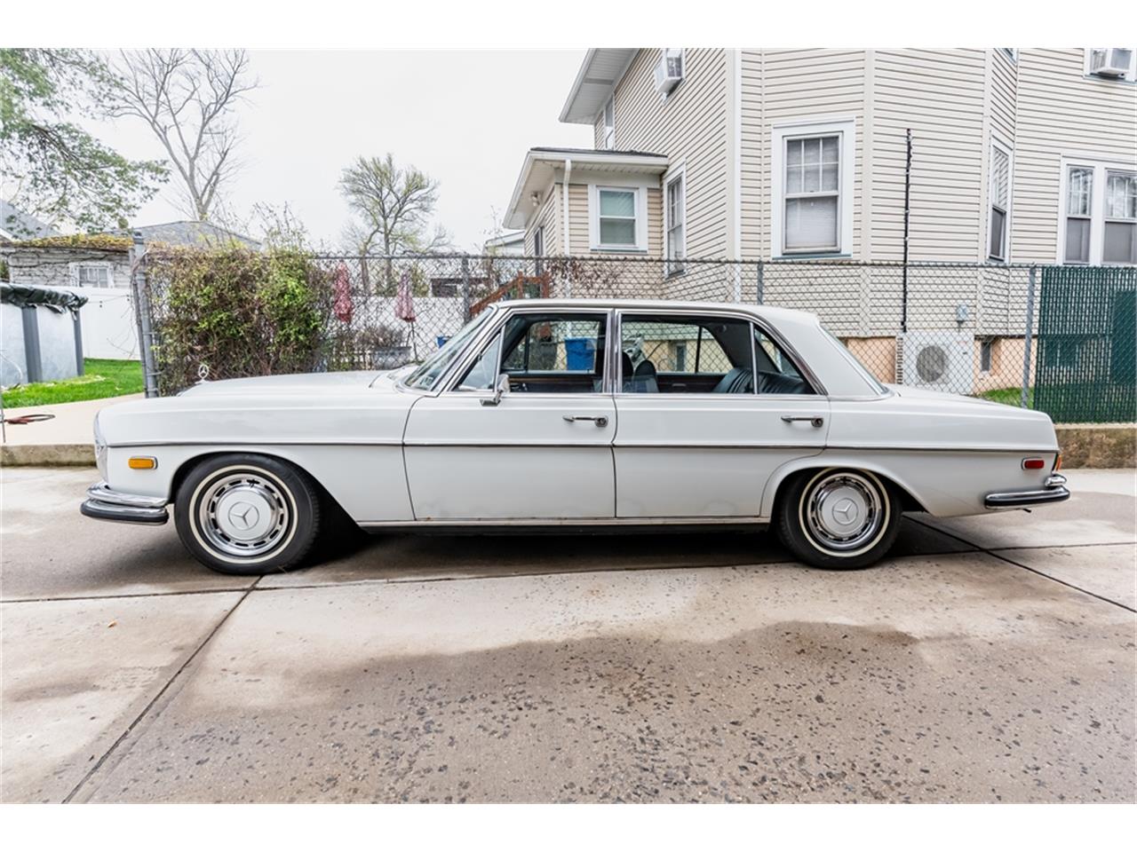 Mercedes-benz-300sel-1970-White-Blue