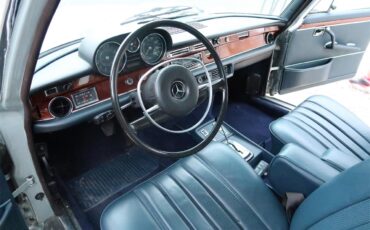 Mercedes-benz-300sel-1971-Metallic-Silver-Navy-Blue-2