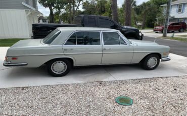 Mercedes-benz-300sel-1971-Metallic-Silver-Navy-Blue
