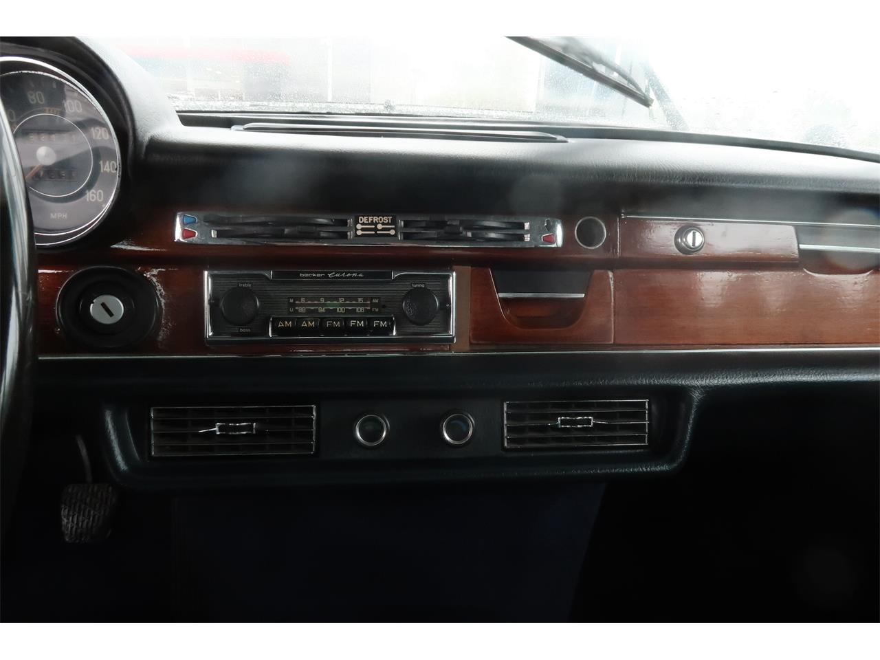 Mercedes-benz-300sel-1971-Metallic-Silver-Navy-Blue-4