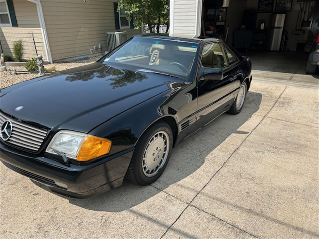 Mercedes-benz-300sl-1990-Black-European-Mustard-3