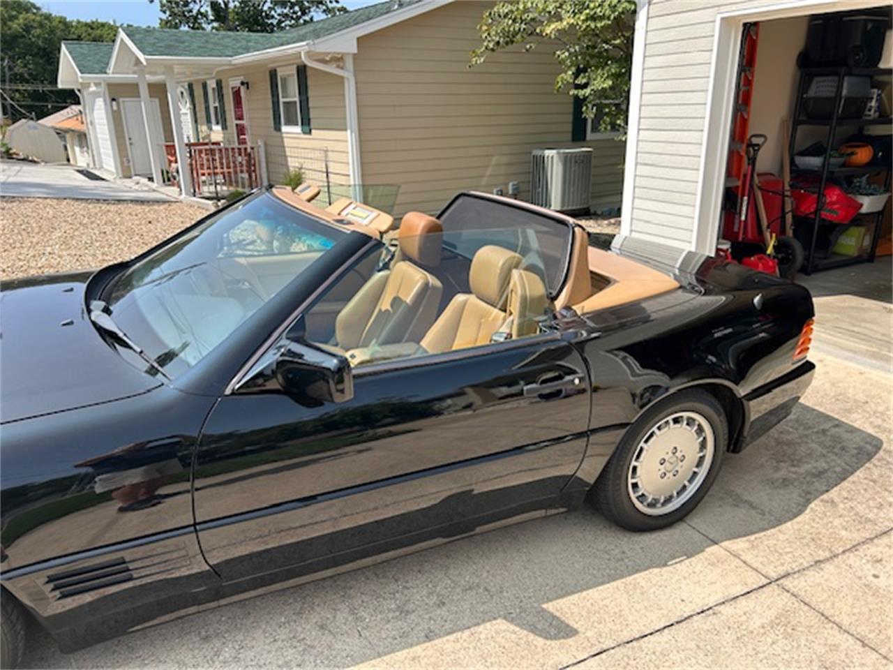 Mercedes-benz-300sl-1990-Black-European-Mustard-4
