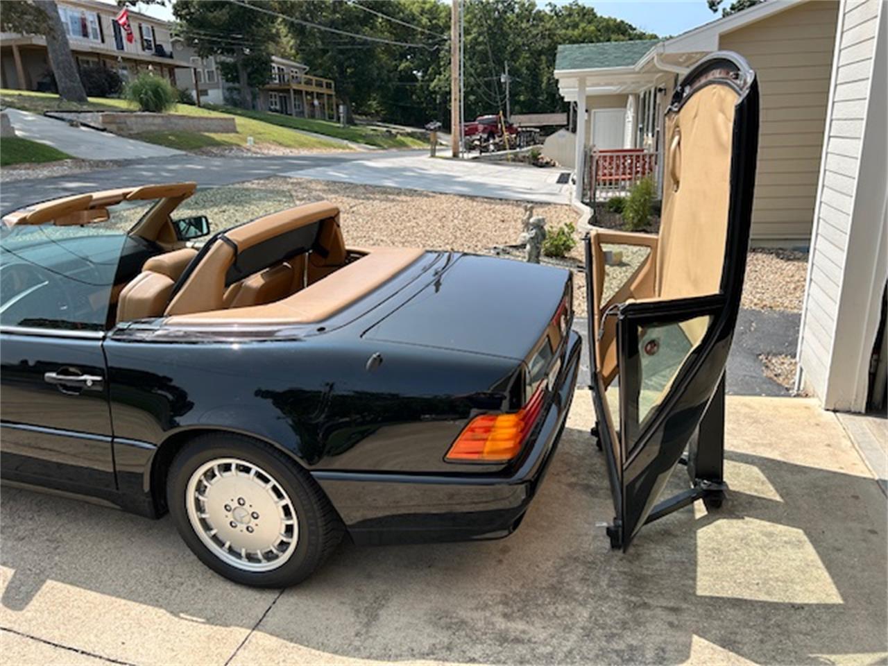 Mercedes-benz-300sl-1990-Black-European-Mustard-5
