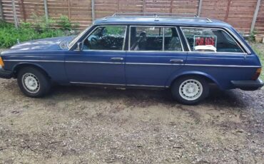 Mercedes-benz-300td-1980-4