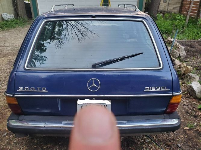 Mercedes-benz-300td-1980-6