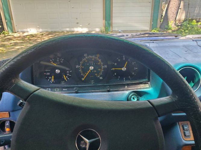 Mercedes-benz-300td-1980-8