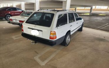 Mercedes-benz-300te-1988-White-Blue-2