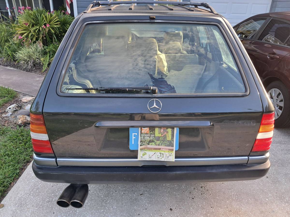 Mercedes-benz-300te-1993-grey-2