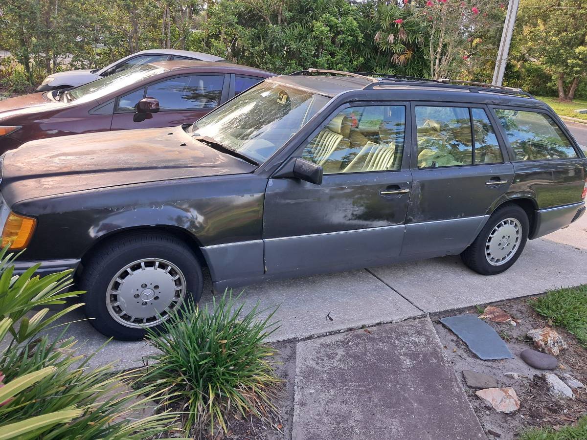 Mercedes-benz-300te-1993-grey-3