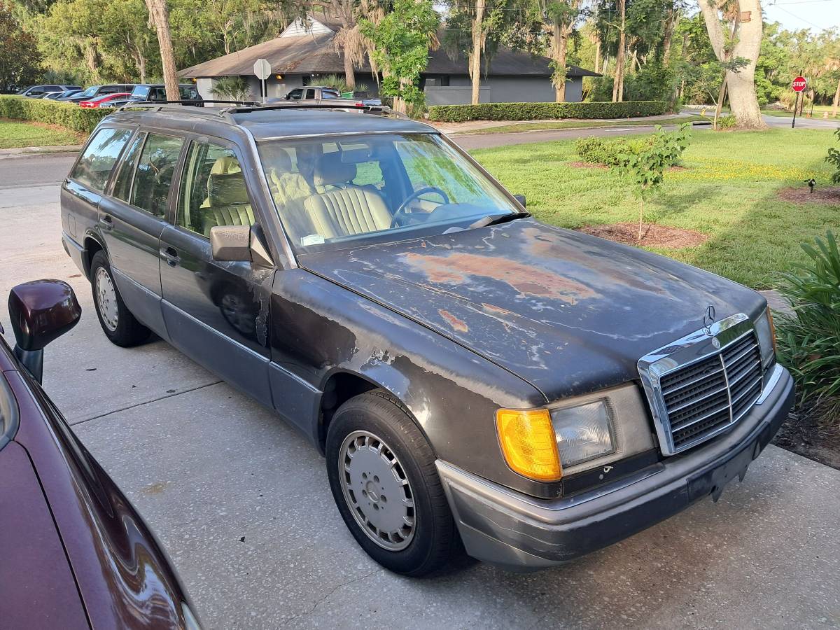 Mercedes-benz-300te-1993-grey-4