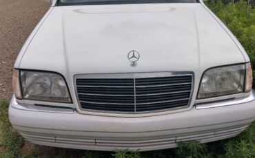 Mercedes-benz-380-sec-amp-s-320-1983-10