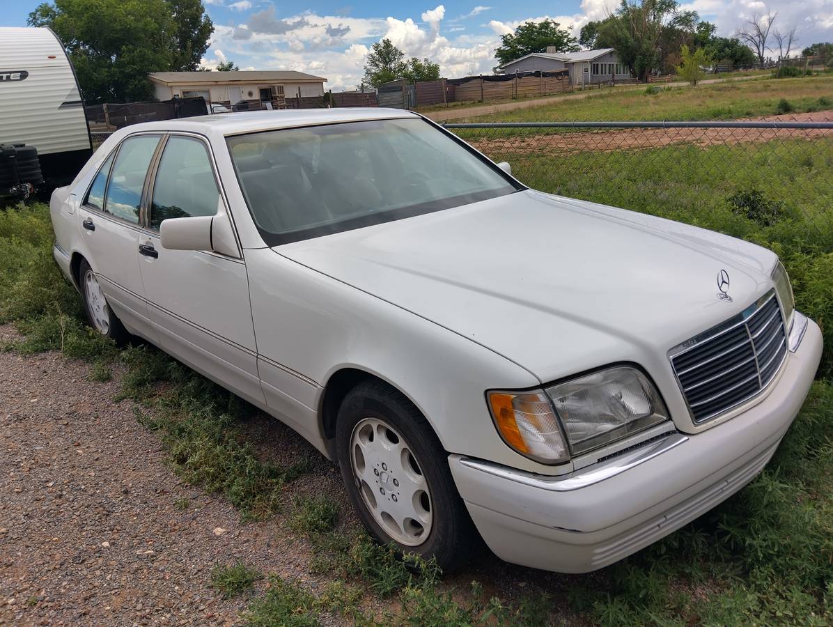 Mercedes-benz-380-sec-amp-s-320-1983-9