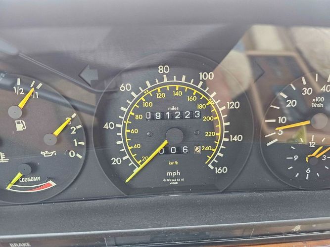 Mercedes-benz-380se-1984-Burgundy-Tan-2