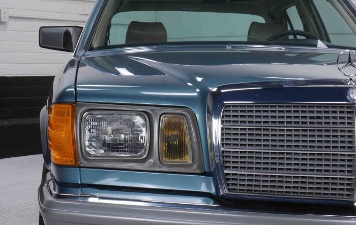 Mercedes-benz-380se-1985-Blue-11