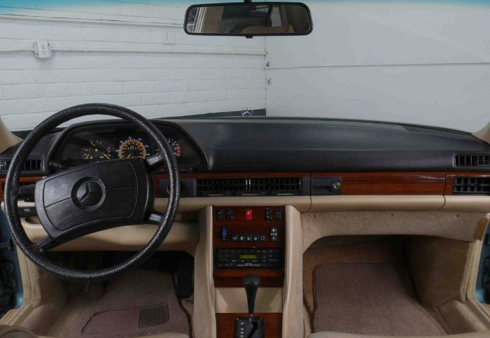 Mercedes-benz-380se-1985-Blue-14