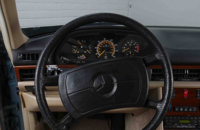 Mercedes-benz-380se-1985-Blue-16