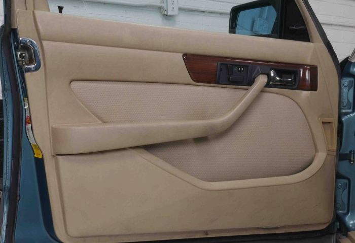Mercedes-benz-380se-1985-Blue-18