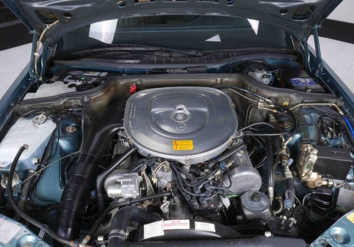 Mercedes-benz-380se-1985-Blue-21