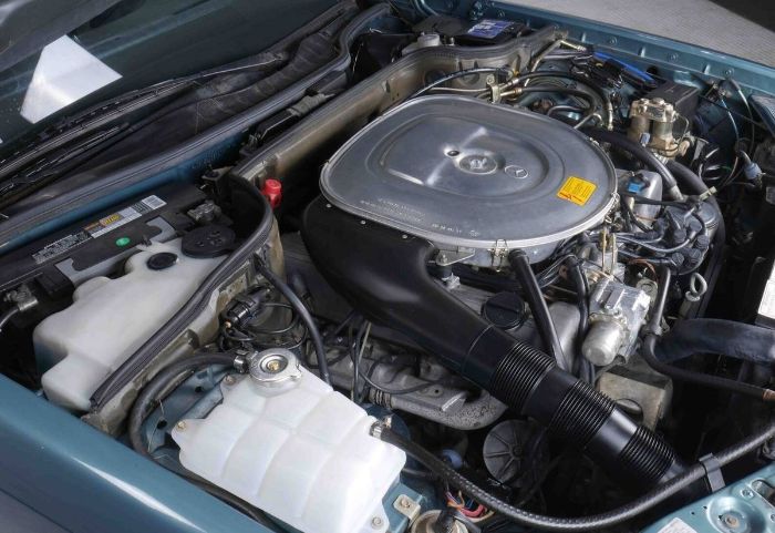Mercedes-benz-380se-1985-Blue-22