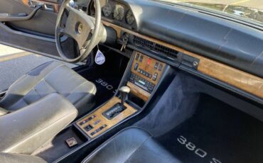 Mercedes-benz-380sec-1983-21