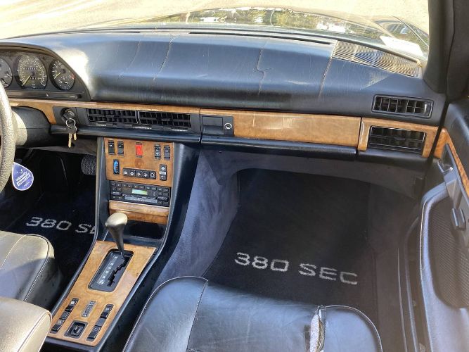 Mercedes-benz-380sec-1983-22