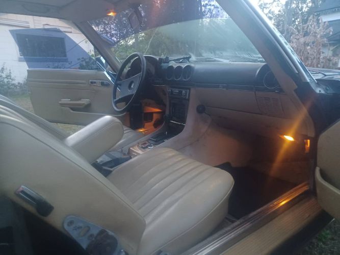 Mercedes-benz-380sl-1981-Black-Parchment-3