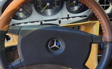 Mercedes-benz-380sl-1982-4