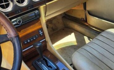 Mercedes-benz-380sl-1982-5