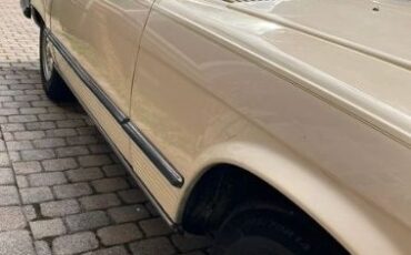 Mercedes-benz-380sl-1982-Beige-Brown-5