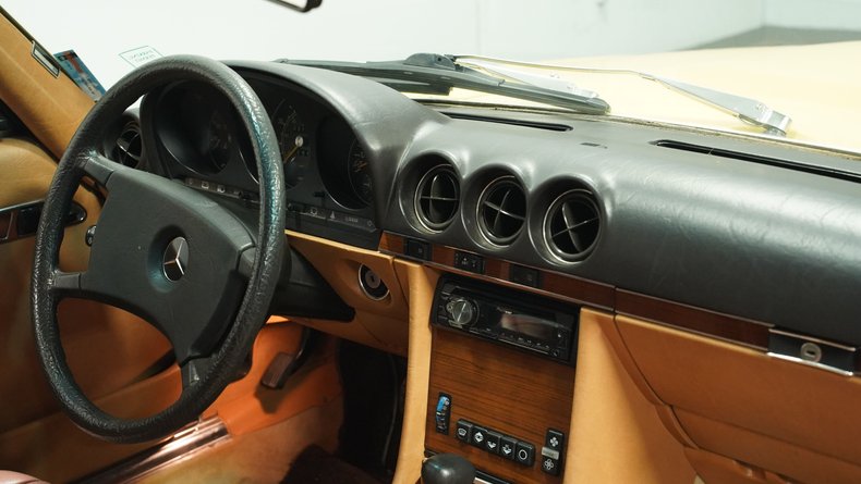 Mercedes-benz-380sl-1982-Sunlight-Yellow-Sand-Beige-41