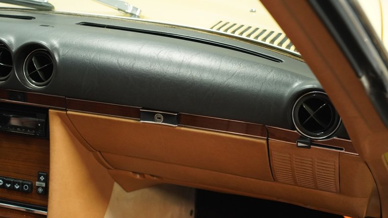Mercedes-benz-380sl-1982-Sunlight-Yellow-Sand-Beige-42