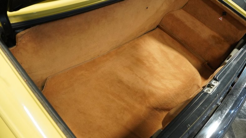 Mercedes-benz-380sl-1982-Sunlight-Yellow-Sand-Beige-47
