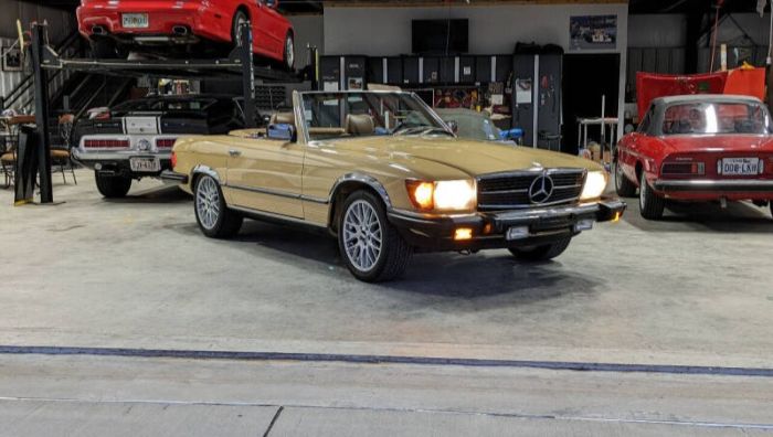 Mercedes-benz-380sl-1983-Cream-Tan-4