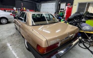 Mercedes-benz-380sl-1984-4