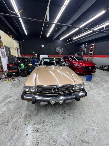 Mercedes-benz-380sl-1984-8