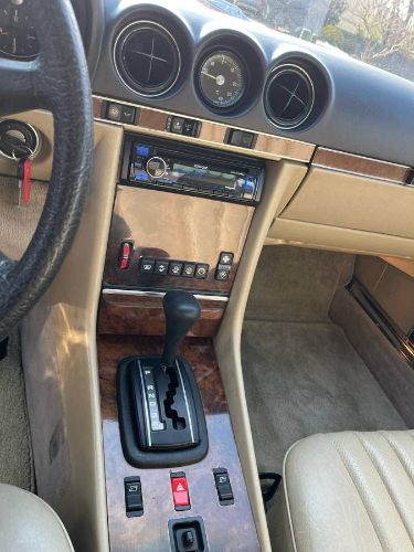 Mercedes-benz-380sl-1985-4