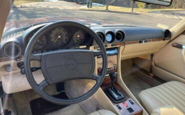 Mercedes-benz-380sl-1985-6