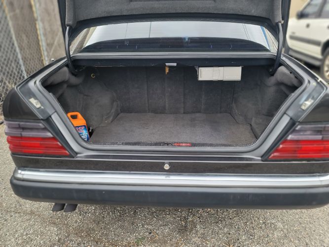 Mercedes-benz-400e-1992-10