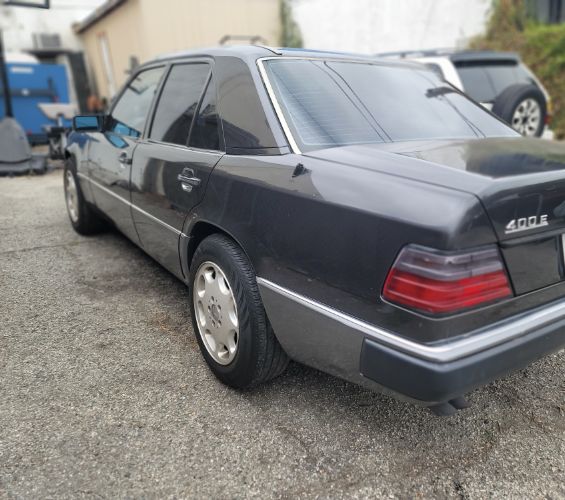 Mercedes-benz-400e-1992-16