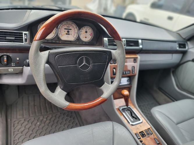 Mercedes-benz-400e-1992-23