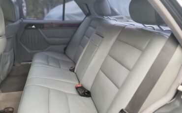 Mercedes-benz-400e-1992-29