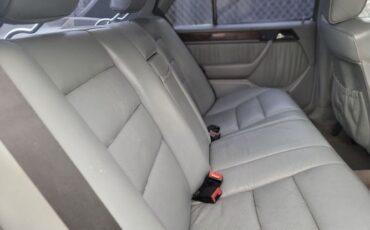 Mercedes-benz-400e-1992-31