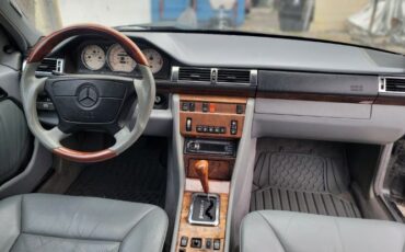 Mercedes-benz-400e-1992-34